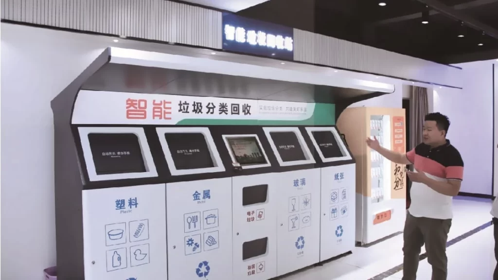 TouchThink Panel PC embedded into Smart Wast Sorting Station