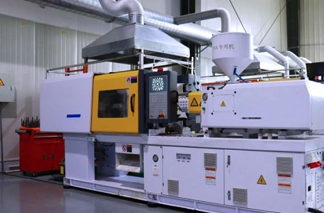 Industrial Panel PC in Injection Molding