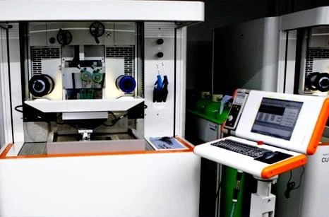 Rugged Industrial Embedded Monitor for CNC EDM Wire Cutting Machine